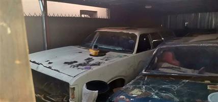Chrysler Valliant safari stripping for spares