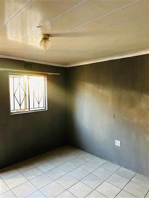 BIG ROOM TO RENT – Moleleki Ext 1, Katlehong 