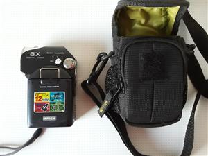 Handheld Digital Video Camera. 12 Megapixels. Records Directly to SD Card. With Pouch. With LCD  