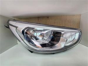 Hyundai Accent headlight super cool