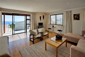 Breathtaking Beachfront Living – Fully Furnished 1-Bedroom Apartment in Llandudno