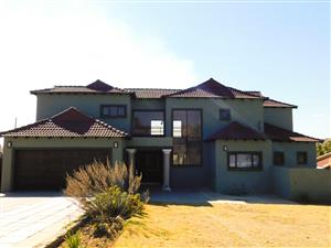 Exquisite Luxury Family Home with Stunning Views in Overkruin, Heidelberg