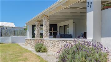 Spacious, Well-Located Long-Term Rental in Struisbaai!