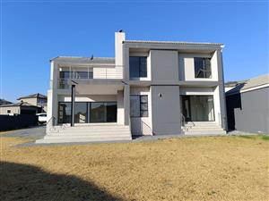 House For Sale in Thatchfield Hills