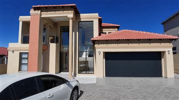 House For Sale in Woodhill Estate