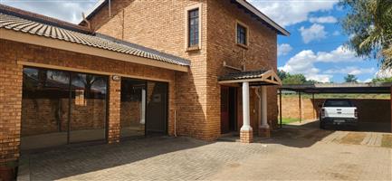 3 Bedroom Duet in Langenhoven Park, 24 Isak De Villiers Street, Bloemfontein