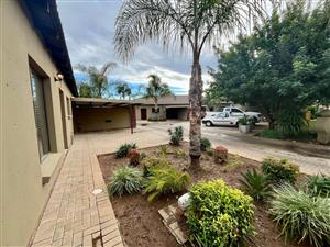 Townhouse In Secure Complex Available