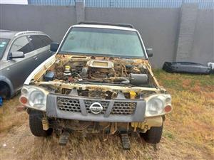 Stripping Nissan NP 300 4x4 Hardbody