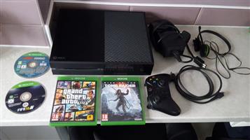 Xbox one 500gb R3999 with all cables 1 controler