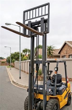 MONTH END SPECIAL – 2018 LiuGong 3 Ton Diesel Forklift – Low Hours – Excellent Condition