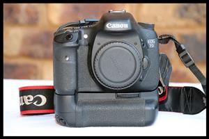 Canon EOS 7D Body + Canon BG-E7 Battery Grip