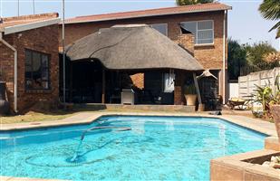 8 Bedroom, 5 bathrooms House for Sale in Dalpark 1