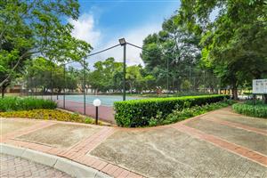 Modern 2-Bedroom Ground floor apartment with private garden in secure estate - No Load shedding!