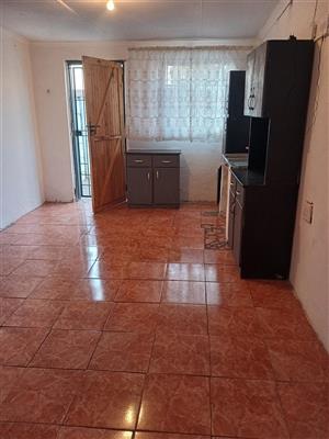 Backroom RENTAL Eldorado Park EXT4.  Available 1 SEPTEMBER. (NOT A ONE ROOM)