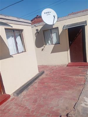 Spacious room available immediately in mamelodi B3, Water & electric included. 