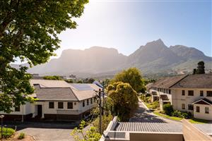 Apartment For Sale in Rondebosch