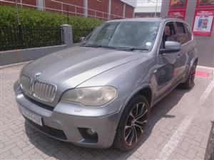 BMW X5 50i V8 