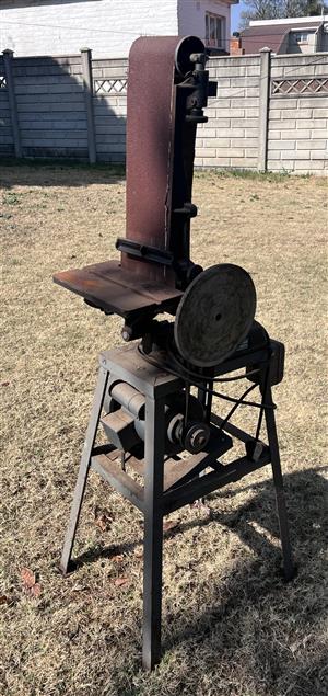Belt sander