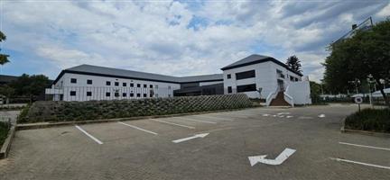 1392sqm Offices to lease in Waterfall Office Park Midrand