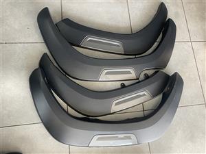 2025 TOYOTA HILUX GD-6 FENDER FLARES FOR SALE. IN PRISTINE CONDITION