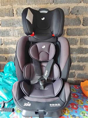 JOIE EVERYSTAGE CAR SETA FOR SALE  NO ISOFIX AND NO 360 SPIN  READ THE AD