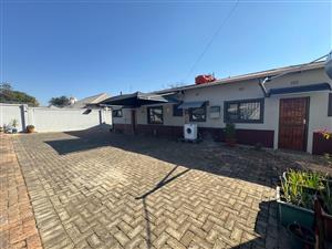 House For Sale in Riviera