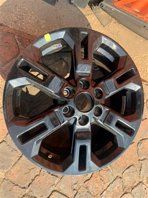 17inch Nissan Navara Pro4x4 original mag to use for spare  