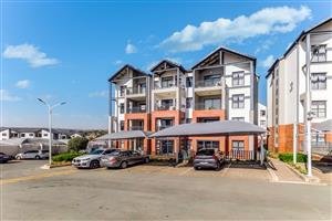 Immaculate Up Market 2 Bed 1 Bath Apartment For Sale