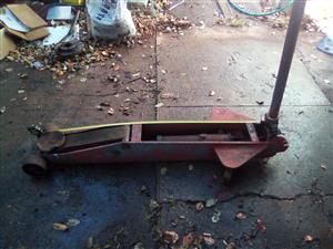 Large Trolley Jack (10 tons or more)