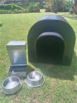 Durable Plastic Dog Kennel + Bowls & Feeder Bundle.