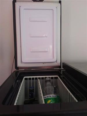 Doubled lid fridge/freezer 95lt