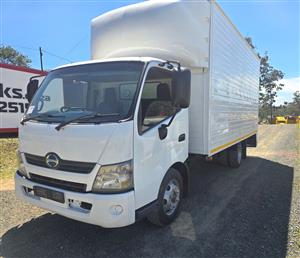 T910- 2017- HINO 300-815 LWB VANBODY TRUCK