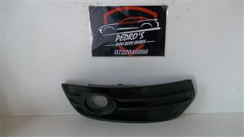 Audi Q5 right fog light cover