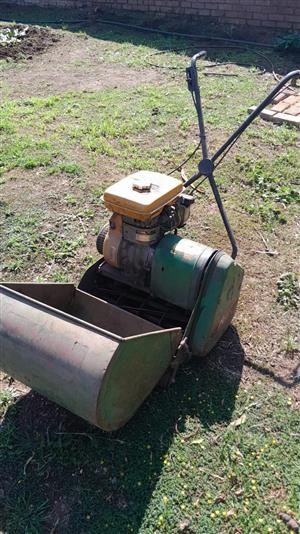Robin EY20 lawnmowar