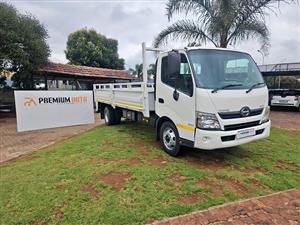 2018 HINO 300 915