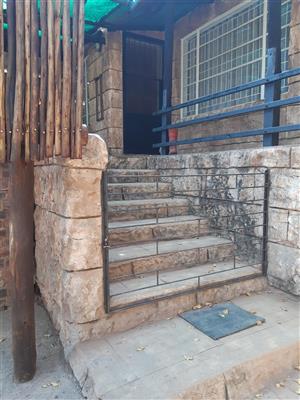 Leeupoort 3 slpk huis te koop vir  met meubels naby Koedoeskop Limpopo