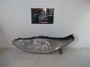 Ford Fiesta '08-'12 left headlight