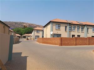 Townhouse For Sale in Amandasig