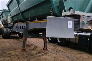 Afrit side tipper link trailers