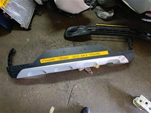 Hyundai Venue 2014 back spoiler