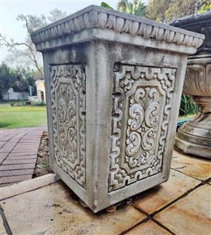 Garden pot. Concrete planter pot for pot plants.