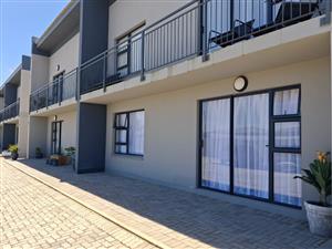 Modern 2 bedroom lock up and go town house in Gonubie!