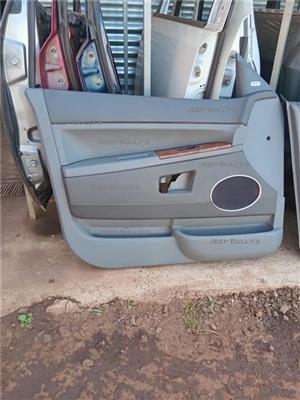 Stripped Jeep Grand Cherokee WK1 LF Door Panel
