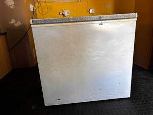 Defy Chest freezer 270L