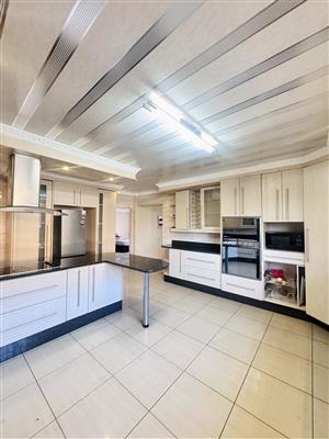 Spacious Four Bedroom Family Home with Modern Finishes and Expansive Yard