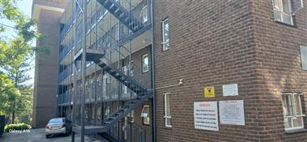 ORIGINAL 1 BEDROOM PARTITIONED INTO 3  BEDROOM INVESTOR DON'T MISS THIS GREAT RENTALS INCOME