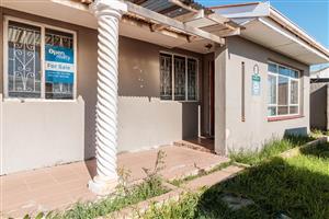 House For Sale in Sanctor