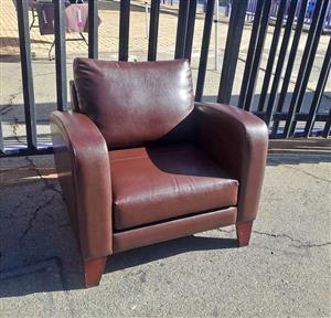 Brown leather Wingback for Sale!