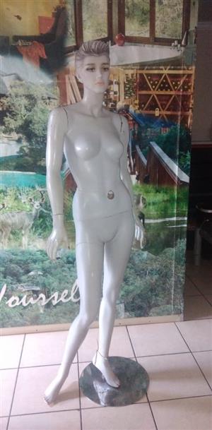mannequine lady steel doll 