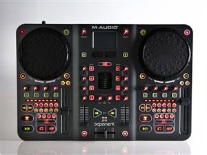 D j control. M-Audio Xponent DJ контроллер. M-Audio Torq Xponent. M-Audio Torq Xponent Midi-контроллер. American Audio m822fx.